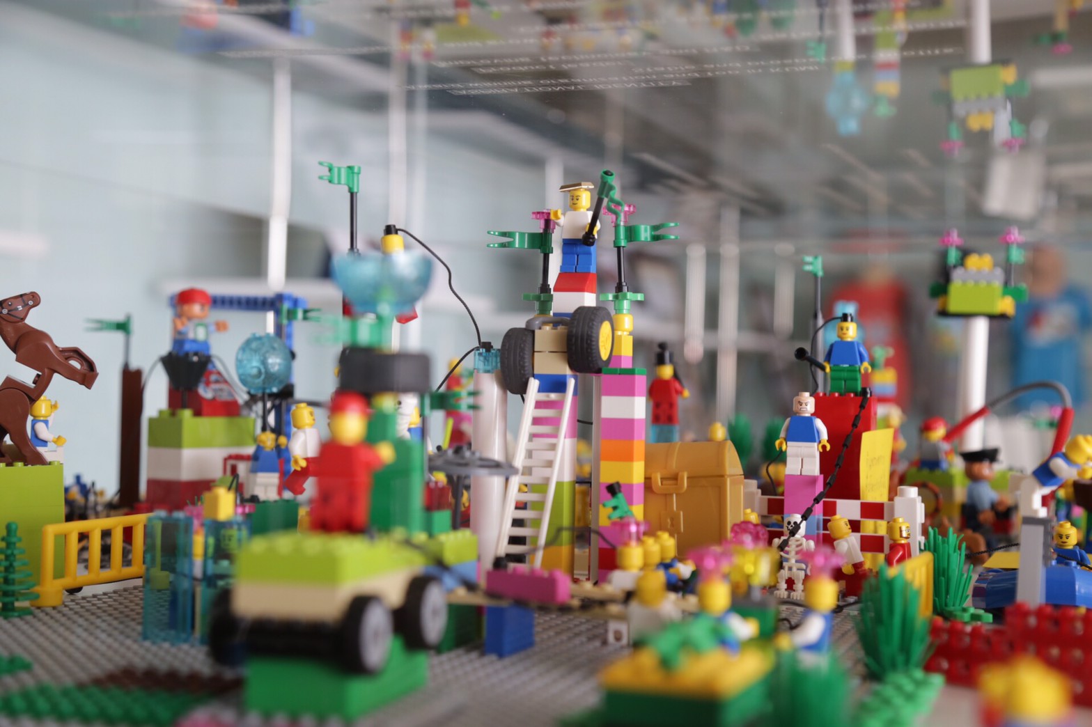 BRAVEWAY-ผู้ดำเนินการจัดฝึกอบรมด้วยเครื่องมือ LEGO SERIOUS PLAY
